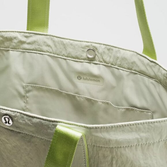 Lululemon Daily Multi-Pocket Tote Bag 20L, Green, BNWT - Picture 4 of 6